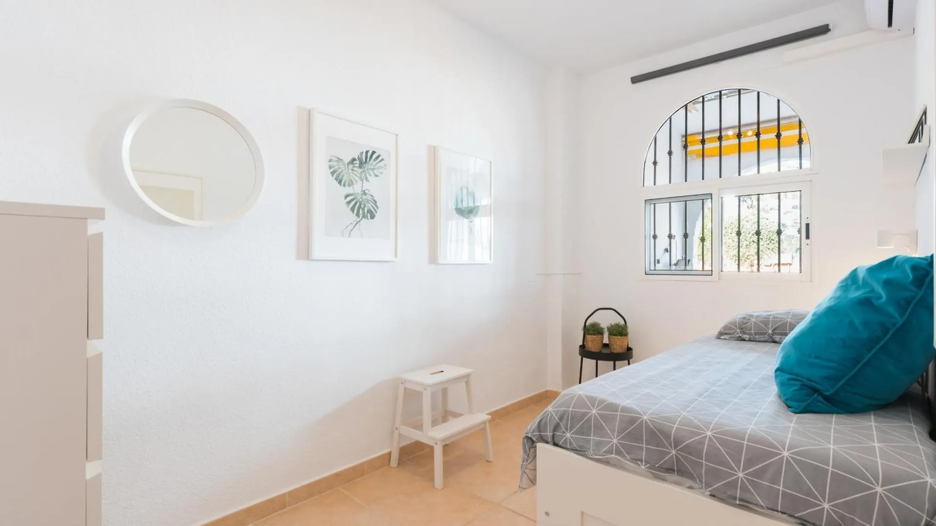 Tio Charles De June - Charming 2 Bedroom Apartment Benalmádena