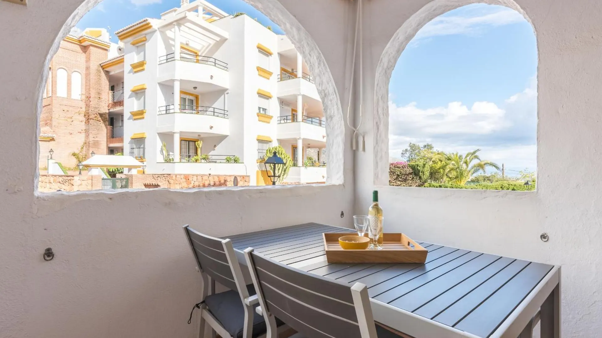 Tio Charles De June - Charming 2 Bedroom Apartment Benalmádena