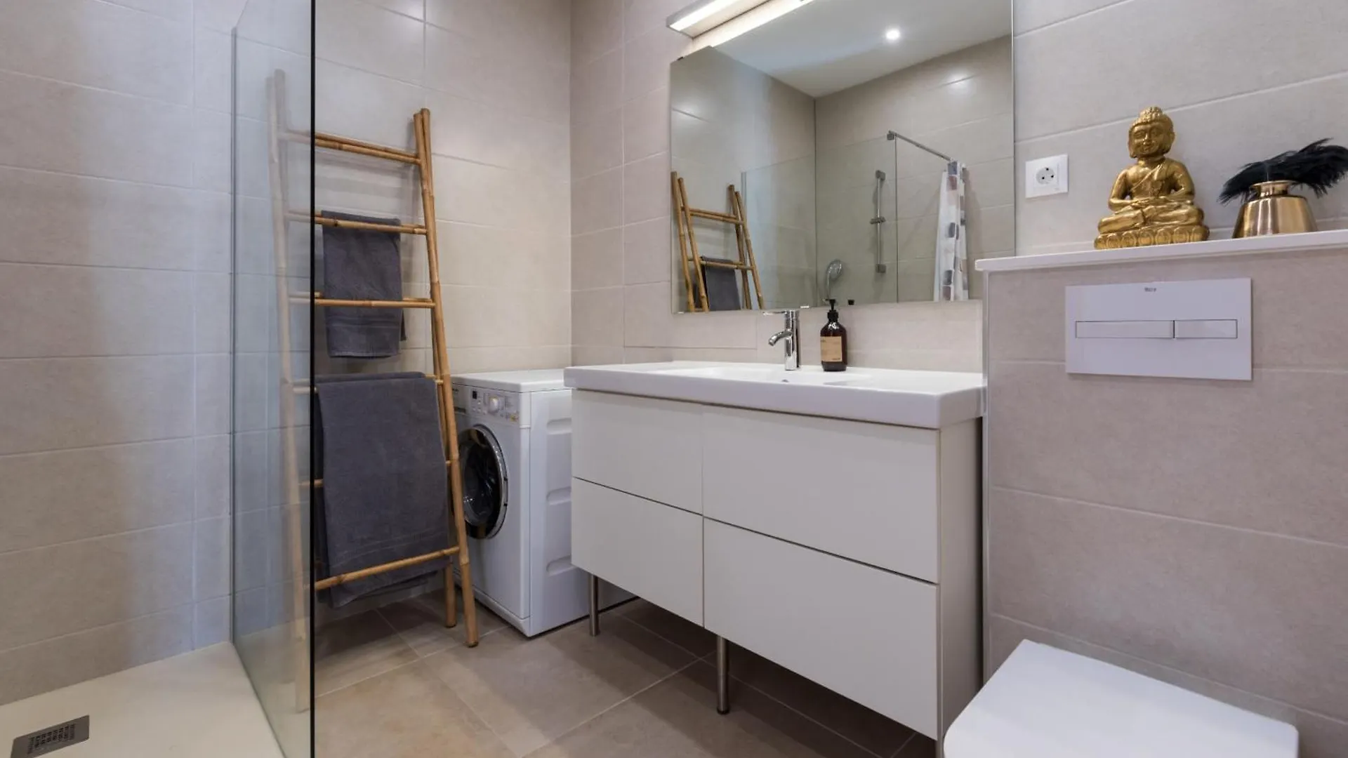 Tio Charles De June - Charming 2 Bedroom Apartment ベナルマデナ